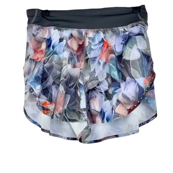 Lululemon Fast Free High Rise Running Shorts - Picture 3 of 10